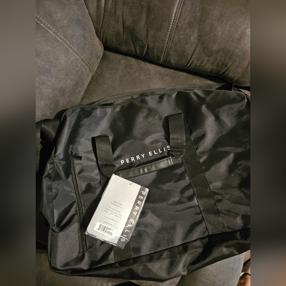 PERRY ELLIS Black Duffle Bag NWT - Picture 12 of 12